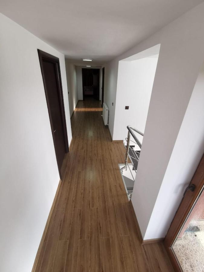 Vila De Vacanta Curtea De Arges Ngoại thất bức ảnh