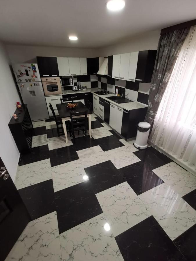 Vila De Vacanta Curtea De Arges Ngoại thất bức ảnh