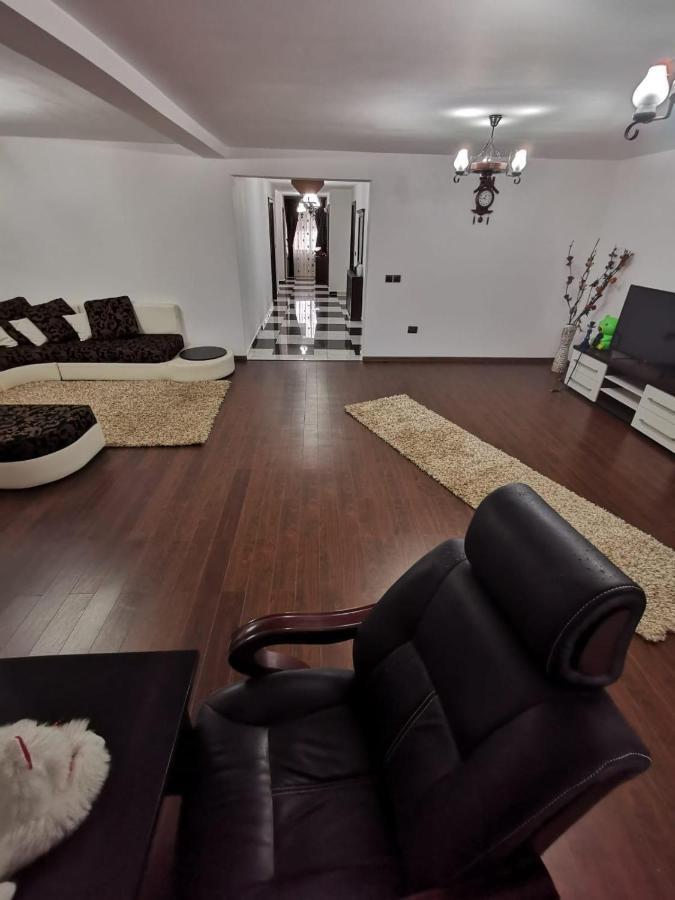Vila De Vacanta Curtea De Arges Ngoại thất bức ảnh