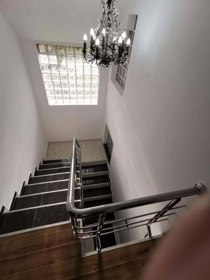 Vila De Vacanta Curtea De Arges Ngoại thất bức ảnh