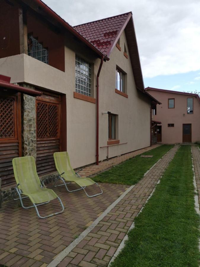 Vila De Vacanta Curtea De Arges Ngoại thất bức ảnh