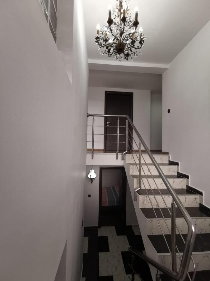 Vila De Vacanta Curtea De Arges Ngoại thất bức ảnh