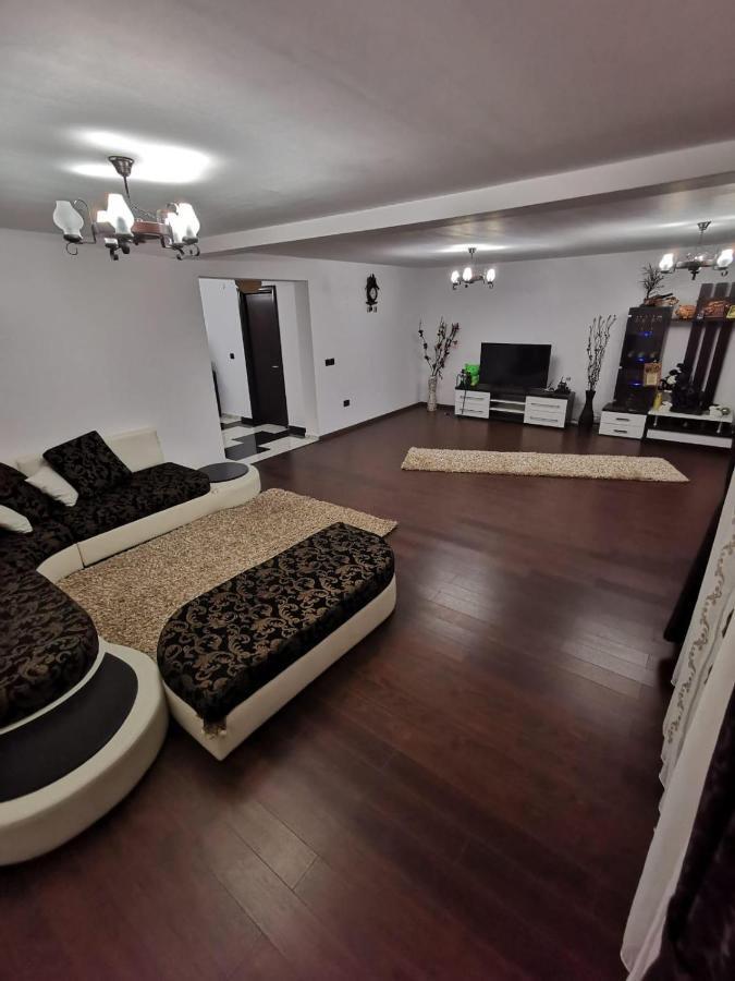 Vila De Vacanta Curtea De Arges Ngoại thất bức ảnh
